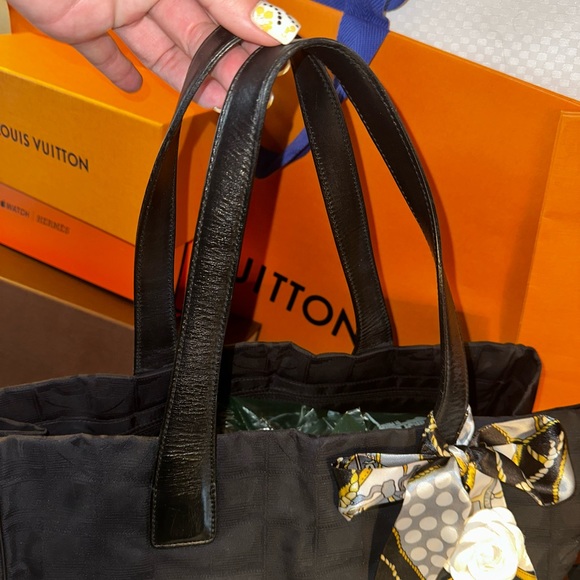 Chanel Travel Line Black Logo embossed Tote Bag. Twilly/Scarf. Charm. Dust Bag - Picture 4 of 12